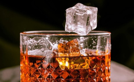 Whisky français : guide complet pour comprendre et choisir